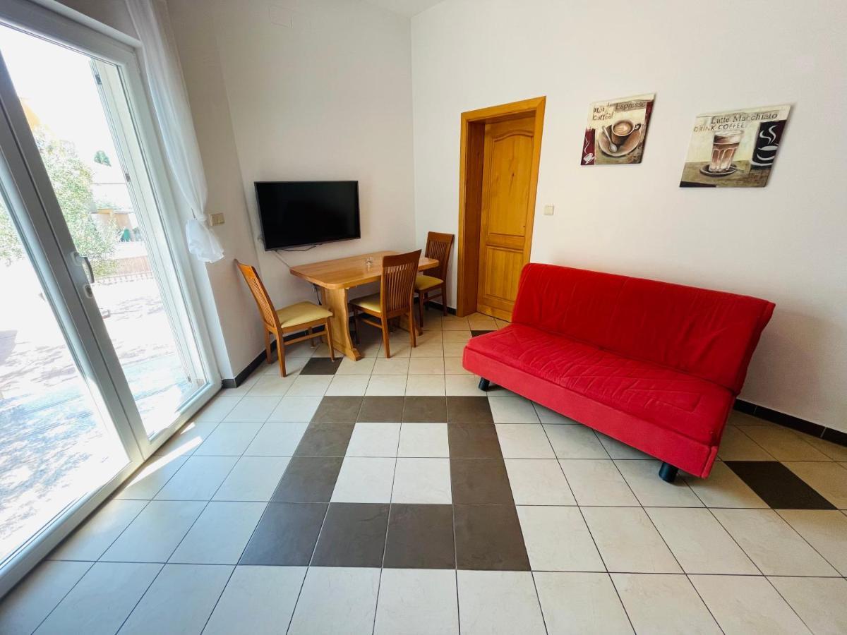 Apartments Basilea Biograd Na Moru Bagian luar foto