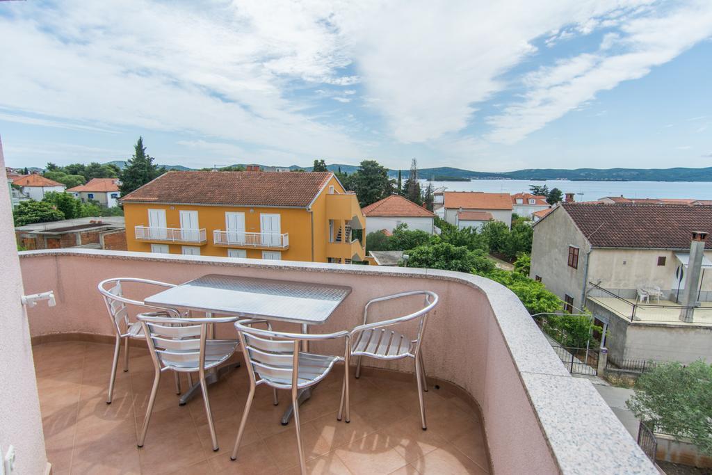 Apartments Basilea Biograd Na Moru Ruang foto