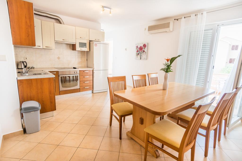 Apartments Basilea Biograd Na Moru Ruang foto