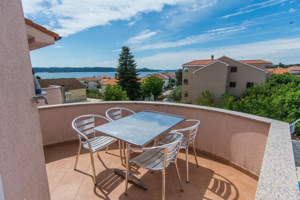 Apartments Basilea Biograd Na Moru Ruang foto