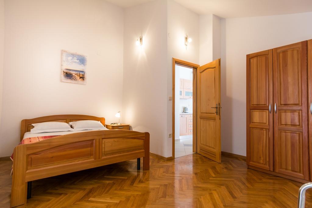 Apartments Basilea Biograd Na Moru Ruang foto